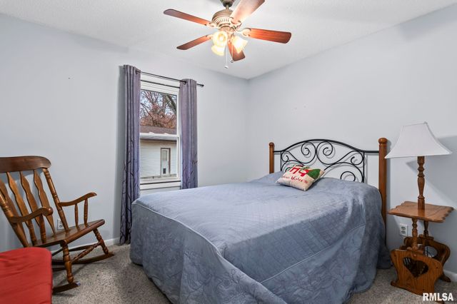 217 Walnut Valley Drive, Springfield, IL 62707