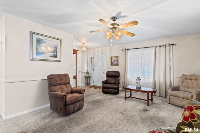 217 Walnut Valley Drive, Springfield, IL 62707