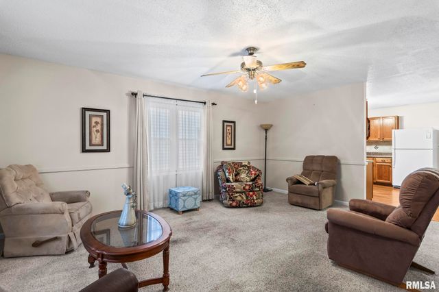 217 Walnut Valley Drive, Springfield, IL 62707