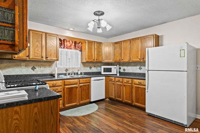 217 Walnut Valley Drive, Springfield, IL 62707