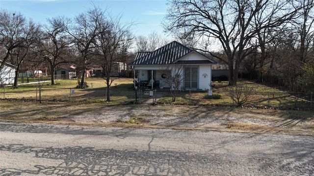 213 W Eldred Street 1, Burleson, TX 76028