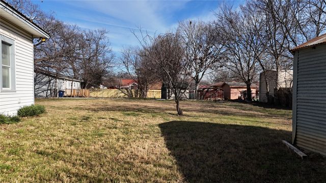 213 W Eldred Street 1, Burleson, TX 76028