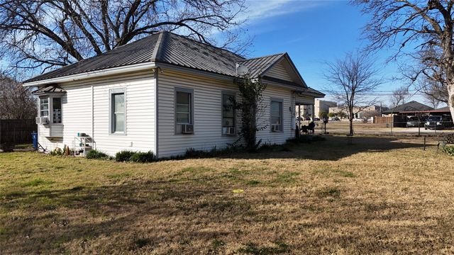 213 W Eldred Street 1, Burleson, TX 76028