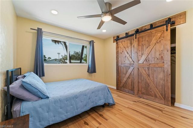 1006 April LN, North Fort Myers, FL 33903