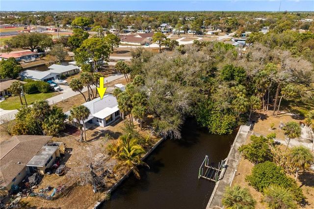 1006 April LN, North Fort Myers, FL 33903