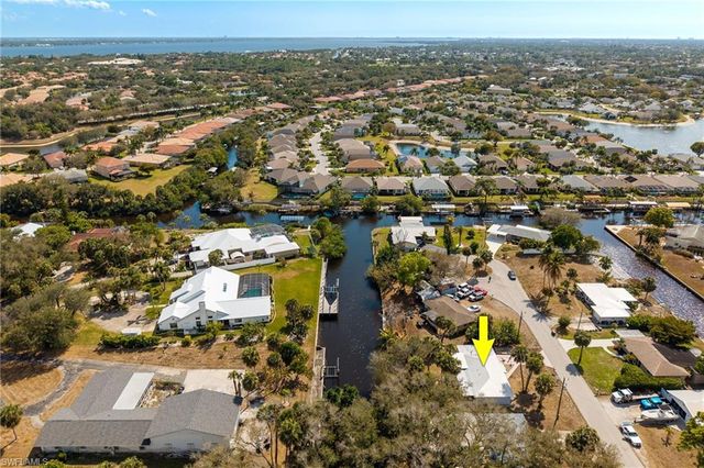 1006 April LN, North Fort Myers, FL 33903