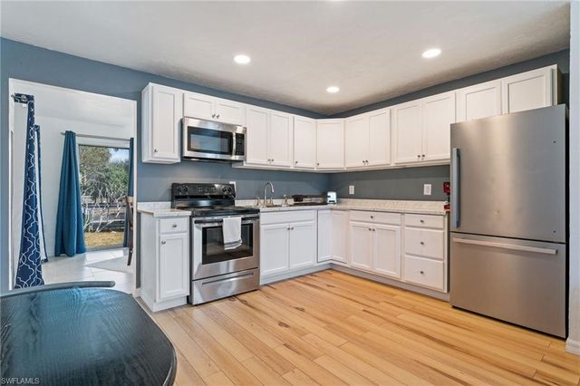 1006 April LN, North Fort Myers, FL 33903