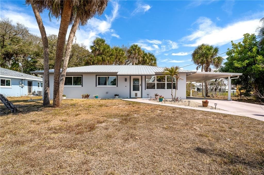 1006 April LN, NORTH FORT MYERS, FL 33903 — photo 2