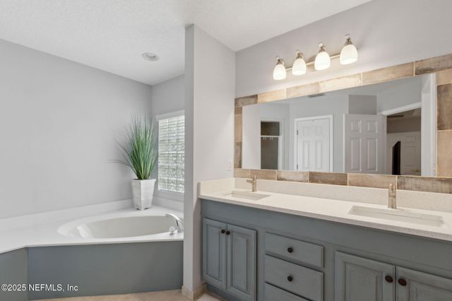 1531 LOCKEND Court, Jacksonville, FL 32221