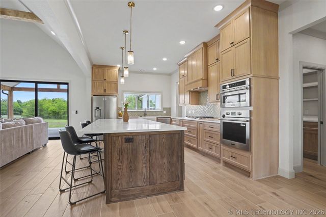 16014 N Memorial Drive, Collinsville, OK 74021