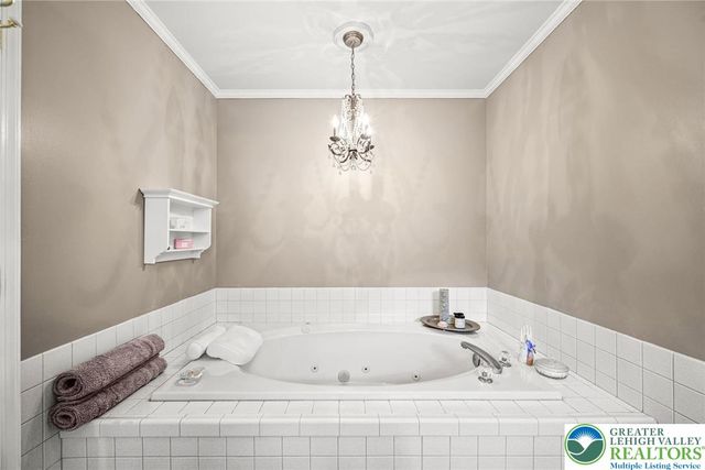 6335 Red Fox, Upper Saucon Twp, PA 18036