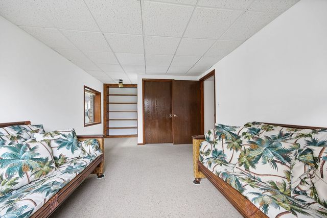 8405 Carriage Green Drive, Darien, IL 60561