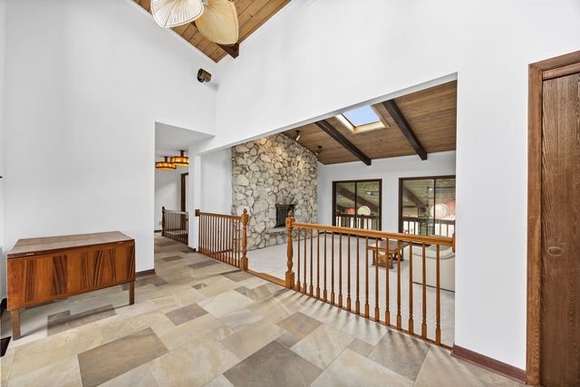 8405 Carriage Green Drive, Darien, IL 60561