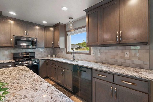 2503 REMINGTON ROAD, Green Bay, WI 54302