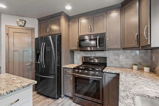 2503 REMINGTON ROAD, Green Bay, WI 54302