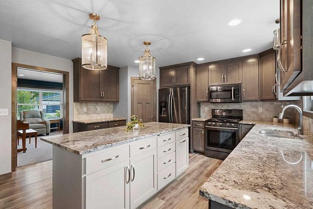 2503 REMINGTON ROAD, Green Bay, WI 54302