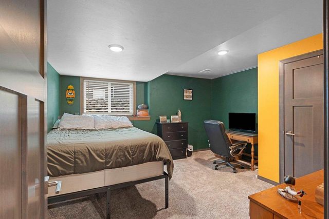 2503 REMINGTON ROAD, Green Bay, WI 54302