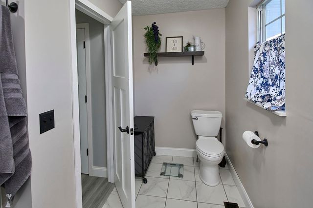 2049 Buff Creek Road, Hurricane, WV 25526