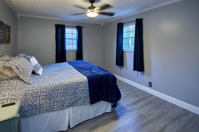 2049 Buff Creek Road, Hurricane, WV 25526