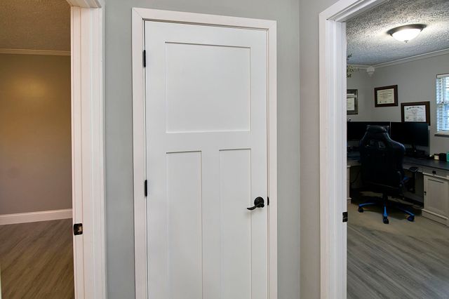 2049 Buff Creek Road, Hurricane, WV 25526