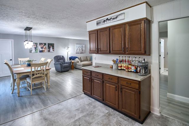 2049 Buff Creek Road, Hurricane, WV 25526