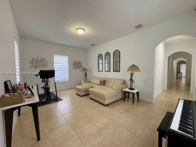 17181 SW 91st Street, Miami, FL 33196