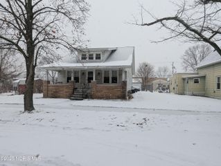 214 E 6th Street, Fostoria, OH 44830