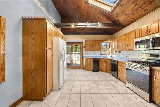 25 Andrew Ave, Taunton, MA 02780