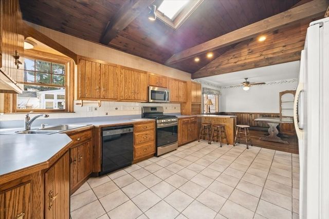 25 Andrew Ave, Taunton, MA 02780