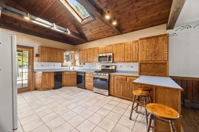 25 Andrew Ave, Taunton, MA 02780