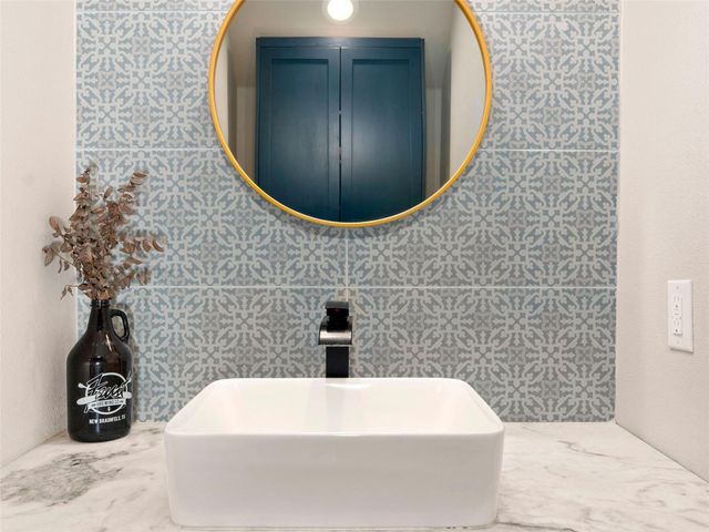 1136 Hauptstrasse, New Braunfels, TX 78130