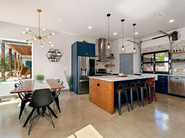 1136 Hauptstrasse, New Braunfels, TX 78130