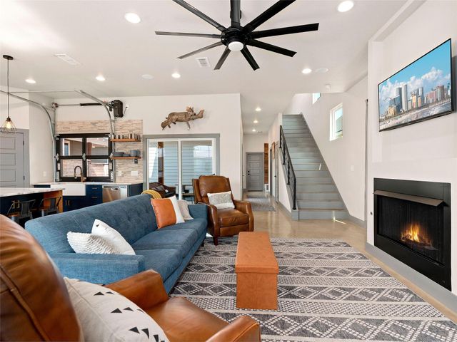 1136 Hauptstrasse, New Braunfels, TX 78130