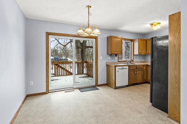 529 5th Avenue E, Shakopee, MN 55379