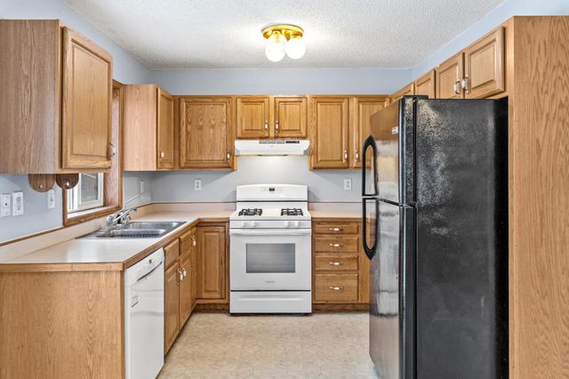 529 5th Avenue E, Shakopee, MN 55379