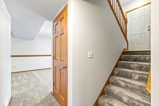 529 5th Avenue E, Shakopee, MN 55379