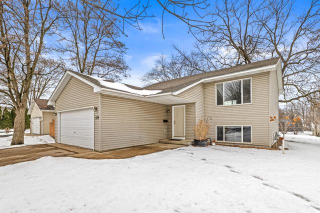 529 5th Avenue E, Shakopee, MN 55379