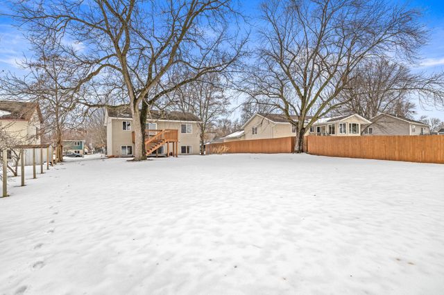 529 5th Avenue E, Shakopee, MN 55379