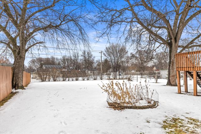 529 5th Avenue E, Shakopee, MN 55379