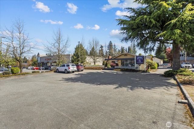 6915 Evergreen Way, Everett, WA 98203