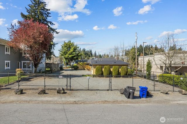 6915 Evergreen Way, Everett, WA 98203