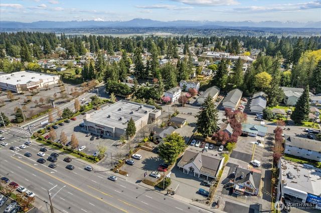 6915 Evergreen Way, Everett, WA 98203