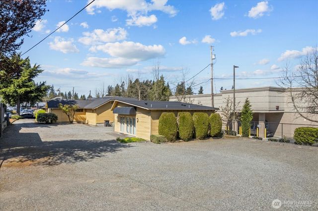 6915 Evergreen Way, Everett, WA 98203