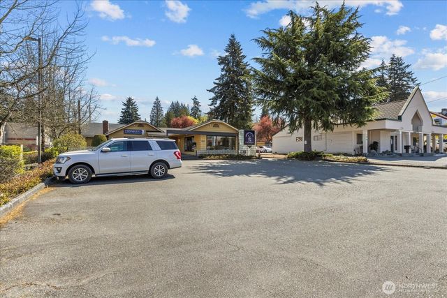 6915 Evergreen Way, Everett, WA 98203