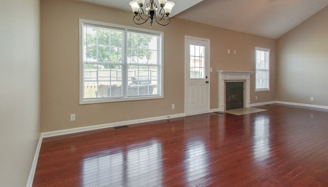 1351 Whitt Ln, Clarksville, TN 37042