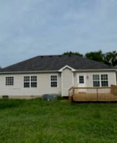 1351 Whitt Ln, Clarksville, TN 37042