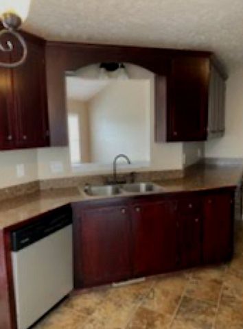 1351 Whitt Ln, Clarksville, TN 37042
