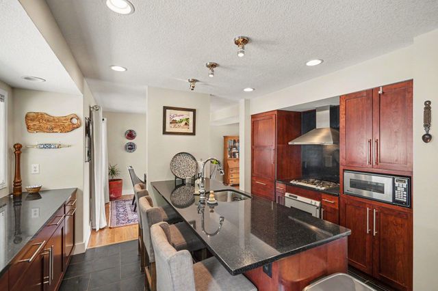921 Dartmouth Avenue SE, Minneapolis, MN 55414