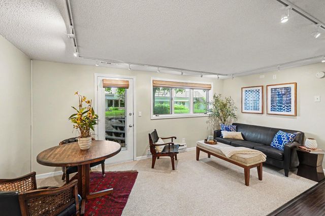 921 Dartmouth Avenue SE, Minneapolis, MN 55414
