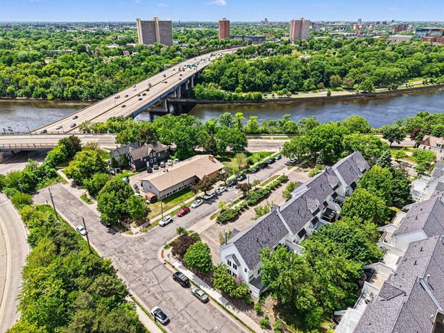 921 Dartmouth Avenue SE, Minneapolis, MN 55414